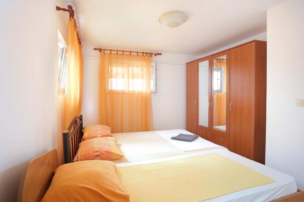 Apartments By The Sea Seget Vranjica, Trogir - 13771 Exterior foto