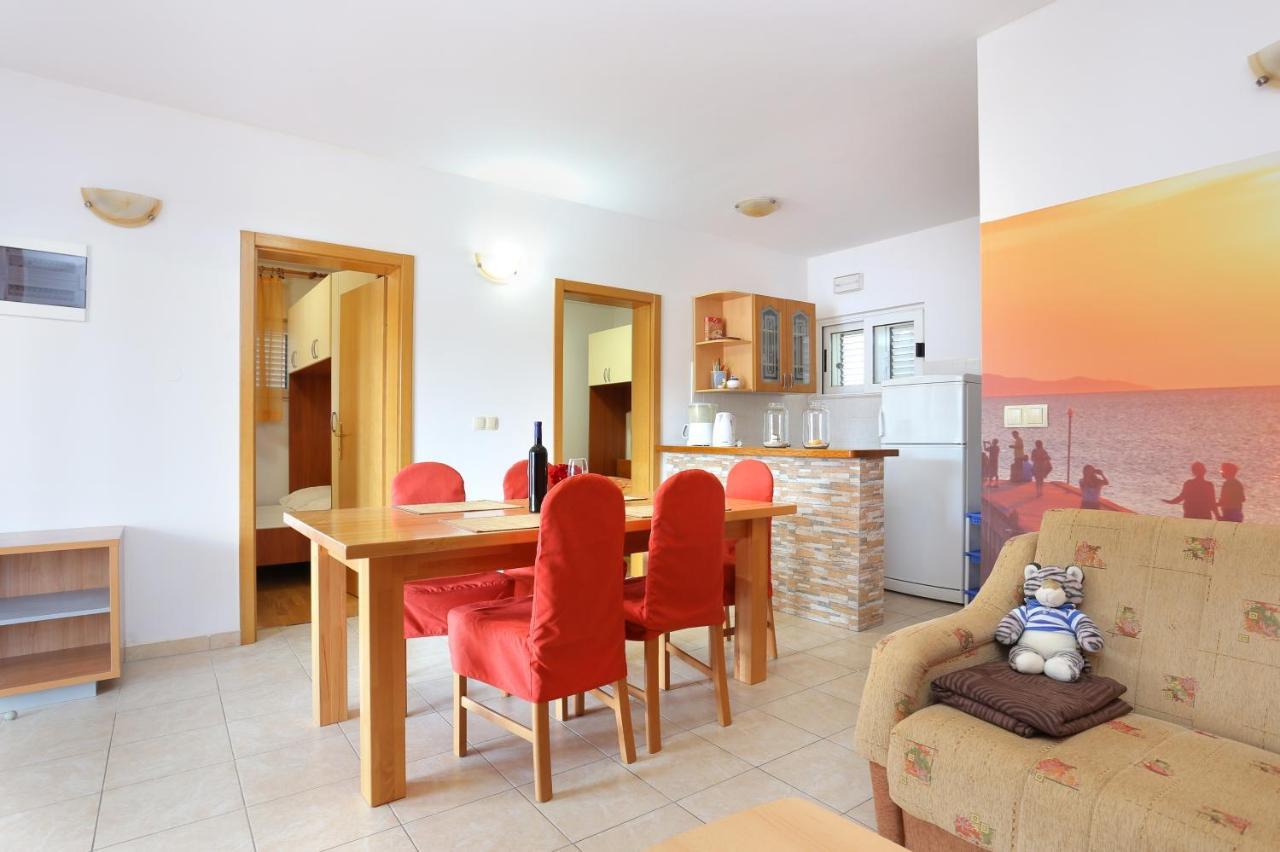 Apartments By The Sea Seget Vranjica, Trogir - 13771 Exterior foto