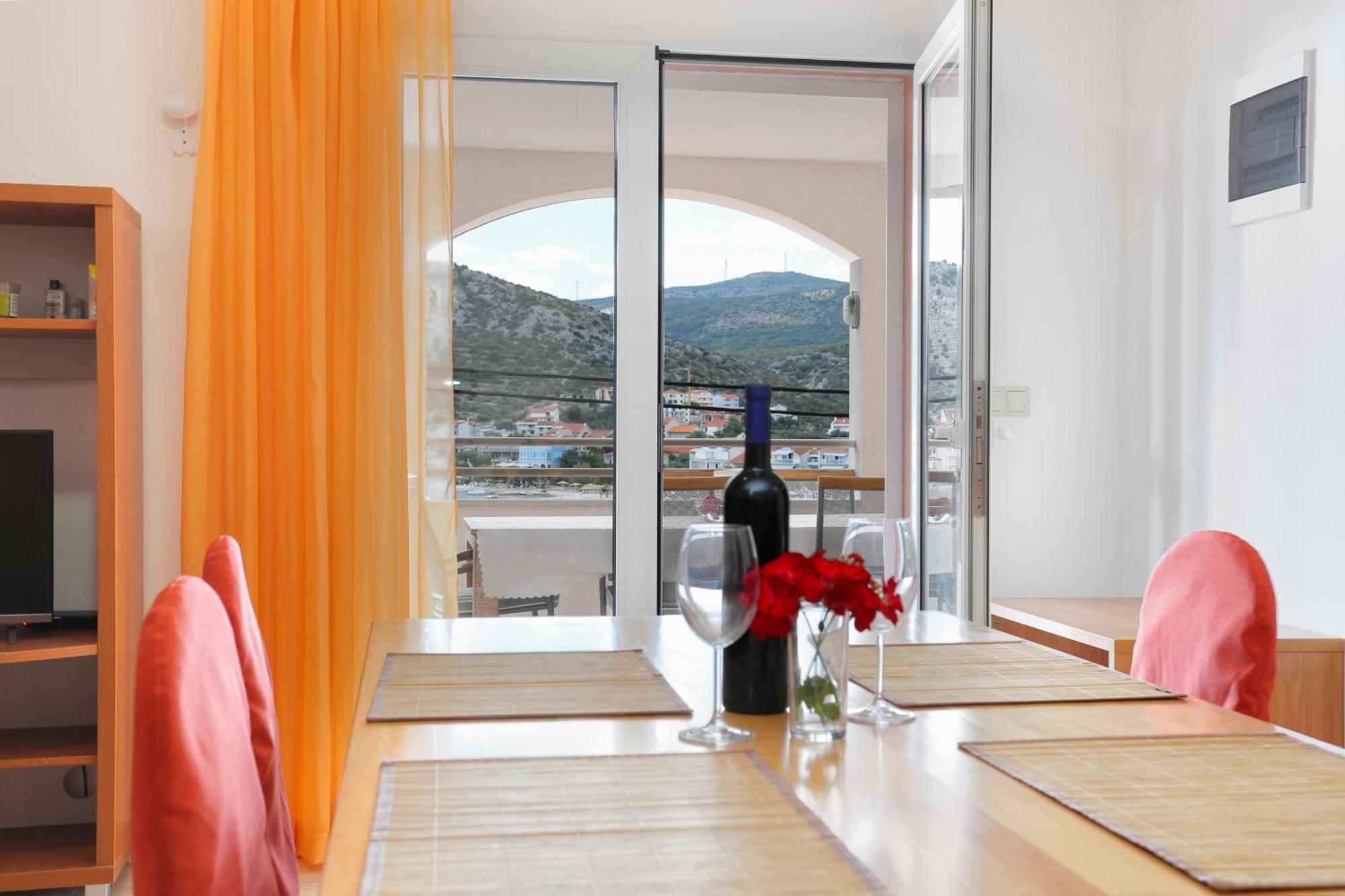 Apartments By The Sea Seget Vranjica, Trogir - 13771 Habitación foto